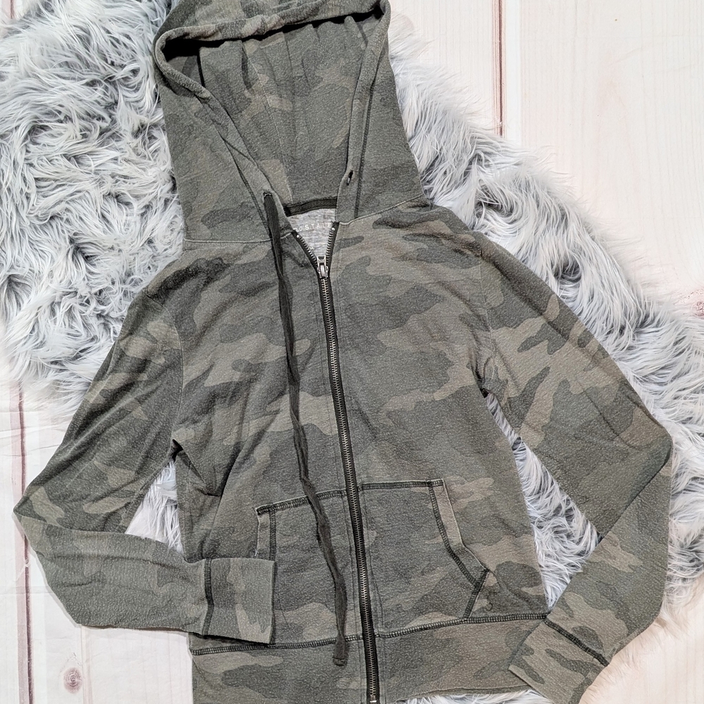 Aeropostale Camouflage Zip-Up Hoodie